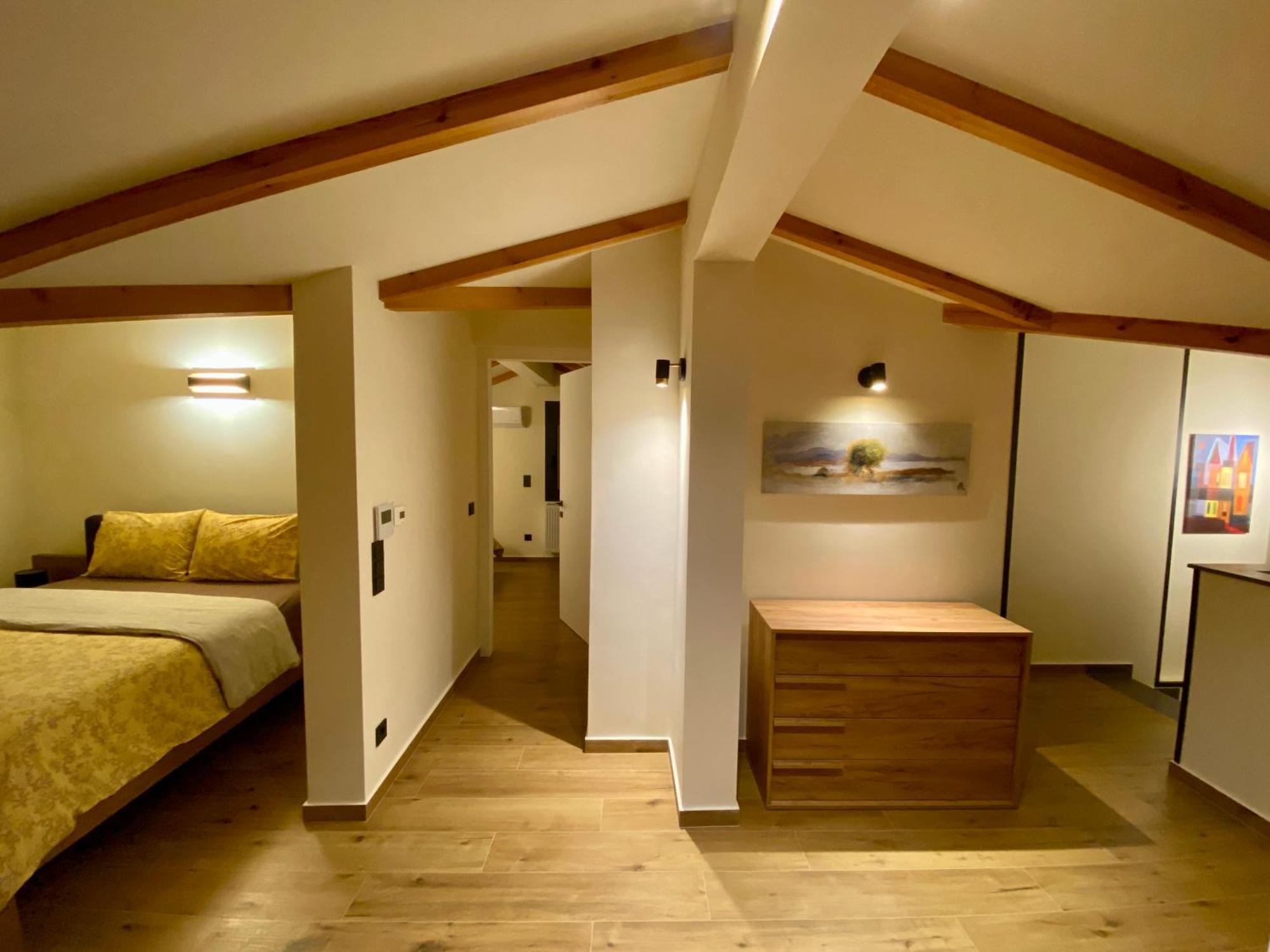 Element - Yellow - 2bd - Kalambaka